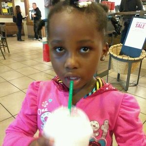 Meet your Posher, Yvette